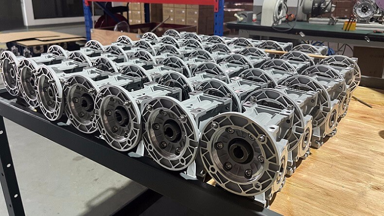 上海艾思捷蝸輪蝸桿減速機一般作用是什么？