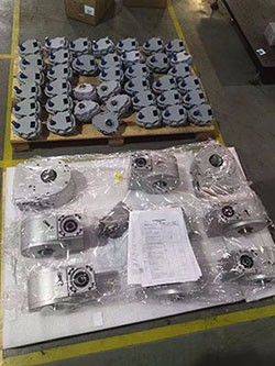 半導體專用減速機，蝸輪減速機，蝸桿減速機，減速機廠家，芯片設備專用減速機，翻轉機構減速機，定制款減速機2.jpg